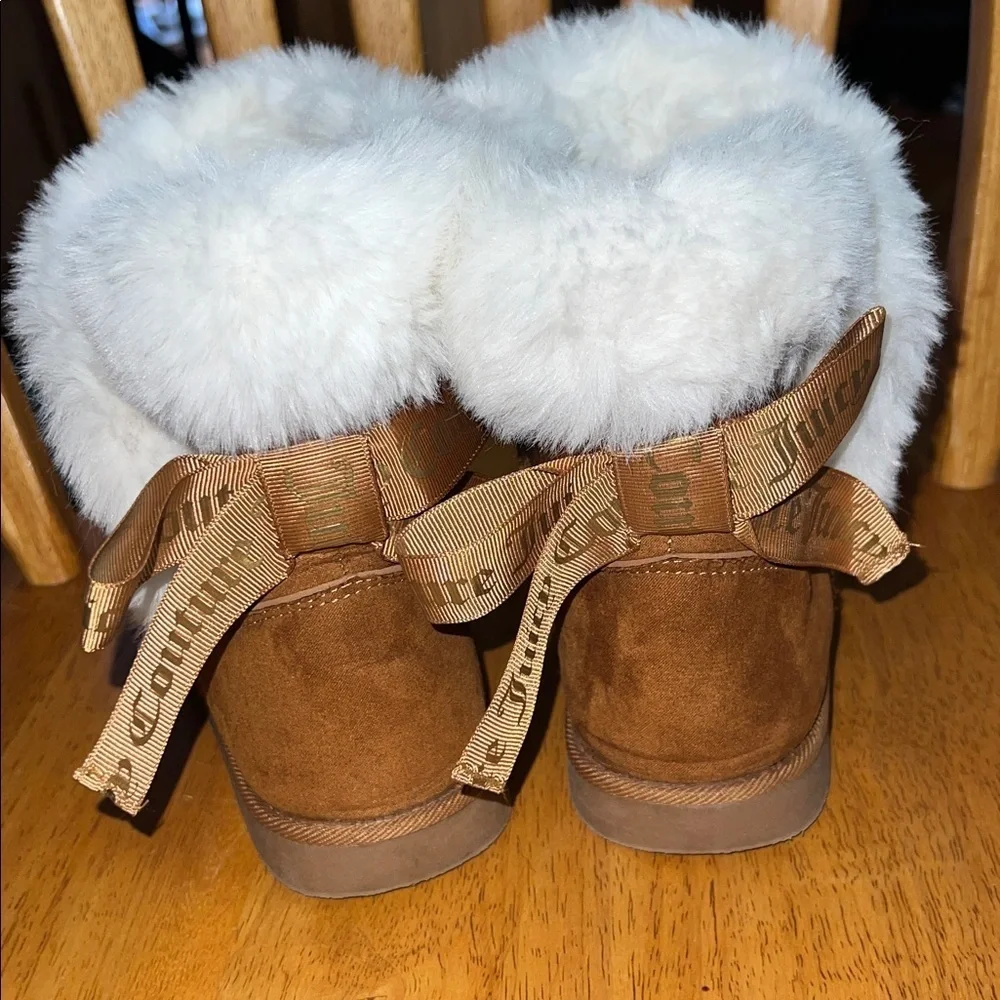 Juicy Couture White Fur Lined Footwear Suede 7